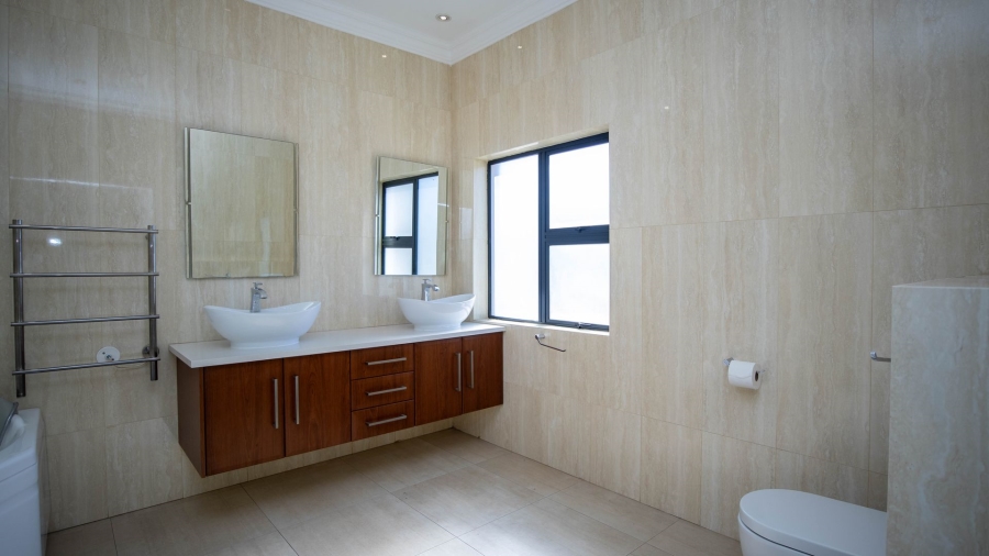 4 Bedroom Property for Sale in The Coves North West
